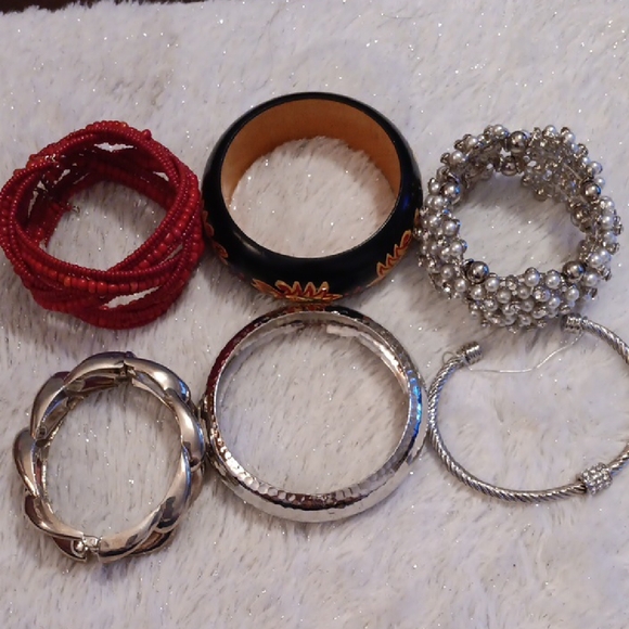 no brand Jewelry - Preloved Chic Silver , Black and Red Colors Bracelet Collection